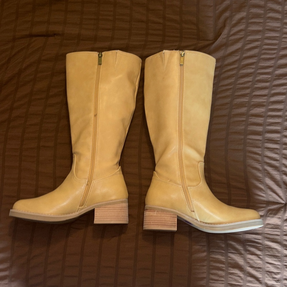 Tan Heeled Boots - Picture 2 of 3